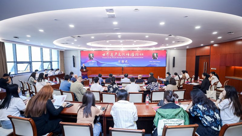 美妆直播代运营与传统代运营：一场直播，两种运营策略